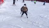 金龙道惊现顶尖高手、板子白租了 滑雪我的快乐提前来了