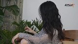 赵丽颖现身无锡拍戏遭大批路人围观 工作人员打黑伞遮挡