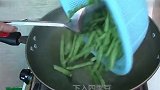 干煸四季豆这样做  不用油炸 不用焯水 味道不输饭店!