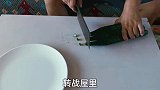3根黄瓜做了一道“酸辣瓜片”，事实证明，好看不等于好吃