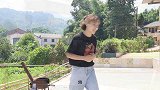 秋妹今天做了咸菜烧白，香气喷鼻，饿的时候吃一盘，看得流口水