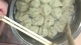 丈东北母娘蒸的一锅包子，一筷子下去把我看懵了，真是开眼了！