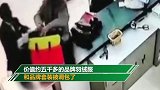 男子价值5千多元快递被调包 邮政：赔你200块