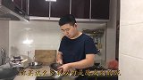 超小厨吃粉蒸肉，3斤猪肉蒸一锅，父子两人一口米饭一口肉，过瘾