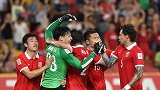 盘点国足亚洲杯经典比赛：王大雷神勇扑点 于海任意球绝杀沙特