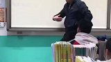 班级考试全校第一，老师答应学生跳傣族舞