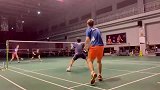 羽毛球进攻如炮弹，防守如铁壁！