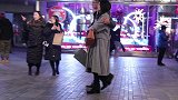 寒冷冬季搭配选择，大衣和羽绒服你会怎么选？