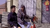 男子坐摩的，怕被女司机占便宜，看他想出什么损招，真逗