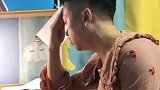 爸爸给孩子辅导作业，逐渐暴躁气得直接站起来