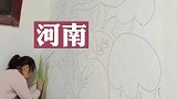 孩子喜欢墙体绘画，妈妈为了支持，腾出家里所有墙壁