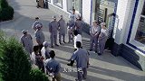 女人当官：小伙当了车间主任，立马抖起来，兄弟暗指他靠老婆