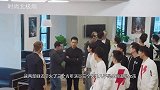 现男友和王一博，同是白西装造型，硬汉和少年的区别