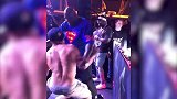 篮球-18年-各种姿势来回切换！奥尼尔与NFL球员疯狂斗舞-新闻