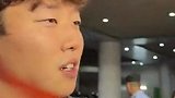 高准翼向你发起一段英文交流，阿齐兹努力地回应了一段