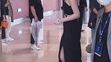倪妮今天这身黑色连衣裙也太美了吧！
