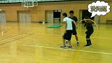 人家不是示范怎么钻圈子了嘛，你倒是钻啊！小姐姐它不让啊