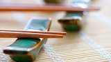 【看鉴100秒】吃了这么多饭，你知道筷子在古代的用法吗？