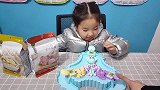 乐乐和妈妈比赛青蛙吃豆！
