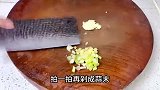 香肠搭配土豆，过年过节我家餐桌上必备的硬菜，出锅后家人都爱吃
