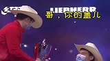 樊振东颁奖名场面，大胖哥，你的盖掉了