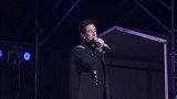 第九届流行金曲嘉年华宣化天籁谷唱响  杨坤现场怀念刘欢