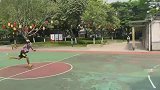 打篮球打成这样的，还是第一见，这是什么神仙脚步