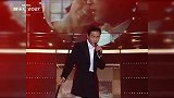 他曾经比刘德华红，因颁奖典礼对张国荣说错一句话，如今销声匿迹