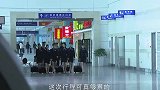 新娘订婚宴母亲未到，婆家人不乐意了，新娘左右为难！