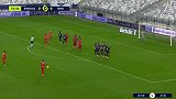 第38分钟尼姆球员埃里亚森射门 - 打偏