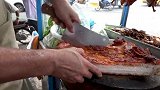 街头美食，斩脆皮烧肉和卤猪耳多，下酒佳品