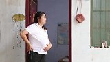 村妹出门被欺负，结果妈妈把邻居打一顿，真解气！