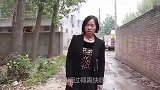 母亲带150万银行卡上门，儿子把她当疯子赶走，儿媳做法感人