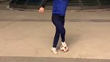 我喜欢夜晚。黑夜给了我“野”的资格。