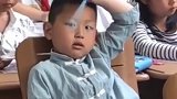 孩子啊，可不能再转了，得变成斗鸡眼了！