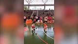 这个幼儿园小姑娘会火吗？篮球比我打得都好