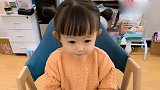 小甜宝说话的声音好嗲呀，笑起来如此可爱真是无敌了