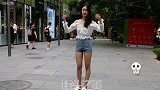 三里屯街拍：身材并不出众但是很耐看，这种妹子才吃香