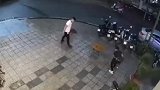 正在干活呢，突然就接了个广告