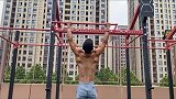 完美的倒三角身材离不开这个动作