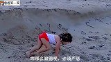 悲惨喵生真实现状，为了口小鱼干不得不配合铲屎官