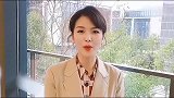 41岁刘涛直播间表演倒立，一步到位动作敏捷，可惜衣服没穿对！