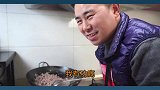 超小厨说老婆长得丑，小杨当场不愿意，直言当年村里一枝花万人追