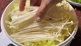 冬天吃一锅暖烘烘的白菜豆腐煲，吃完浑身暖洋洋，拿肉都不换！