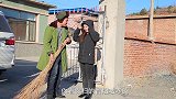 哥哥问妹妹，什么人天天打架还不犯法，没想妹妹的回答笑喷了