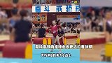 杨威双胞胎女儿参加体操比赛，臂力惊人遗传父母基因，14岁杨阳洋现身指导