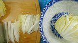 白菜炖粉条怎么做才好吃？诀窍在这里，汤鲜味美一锅不够吃