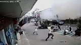 监控曝光！无锡一小吃店发生燃气爆炸 事故现场一片废墟