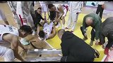 胆小勿看！吉林队内线李安比赛中膝盖严重扭伤