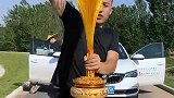农村小伙的独门手艺，看完眼前一亮，有人花三百万都不卖！